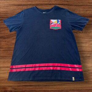 Nike The Nike Tee Dri-FIT XL Mens Athletic‎ Cut Pocket Graphic T-Shirt